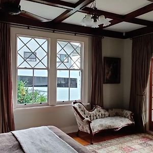 Deluxe Queen Suite